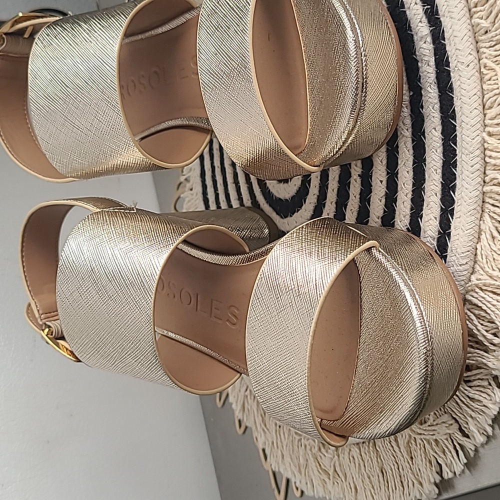 AEROSOLES Metallic Gold Platform Heels